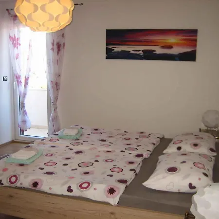 Apartmán In - Sibenik Riviera 36450 *