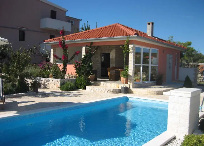 In - Sibenik Riviera 36450 *